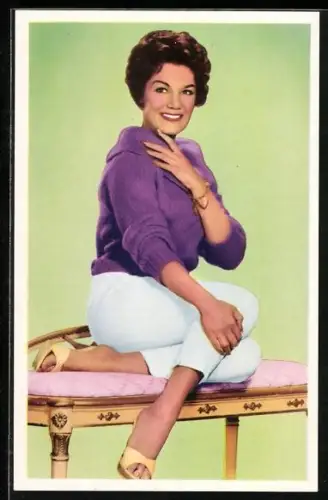 AK Musikerin Connie Francis lächelt in die Kamera