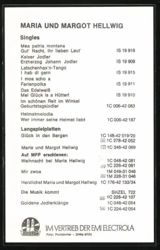 AK Sängerin Maria Hellwig mit ihrer Tochter Margot in Tracht