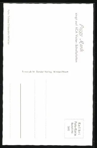 AK Musikerin Peggy March mit einer Feder