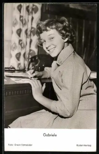 AK Musikerin Gabriele schreibt etwas