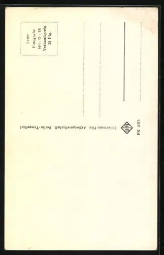 AK Musikerin Conny Froboess im dunklen Pullover