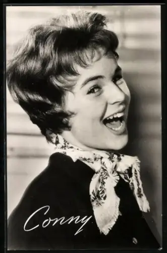 AK Musikerin Conny Froboess in dem Film Teenager Melodie