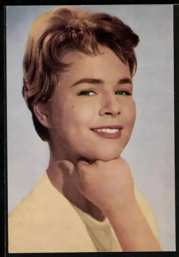 AK Musikerin & Schauspielerin Conny Froebess lächelnd