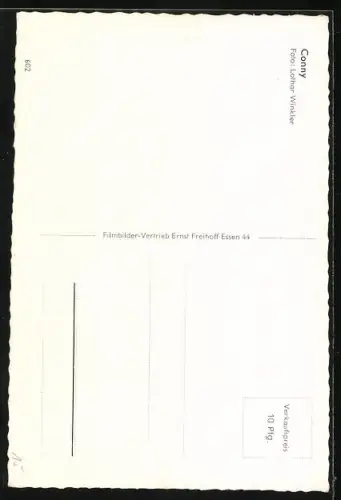 AK Musikerin Conny Froboes mit riesigen Weidenkätzchen im Porträt