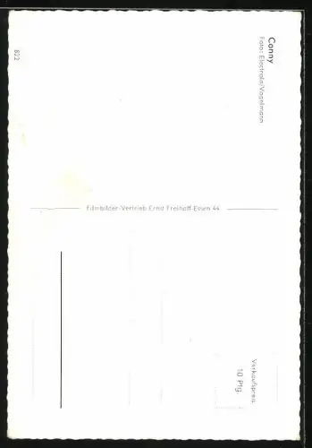 AK Musikerin Conny Froboess lächelnd in Kamera schauend