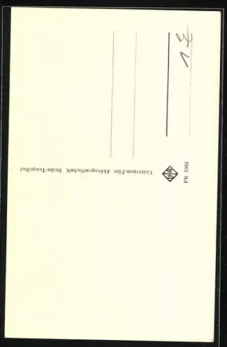 AK Musiker Vico Torriani zündet eine Kerze an