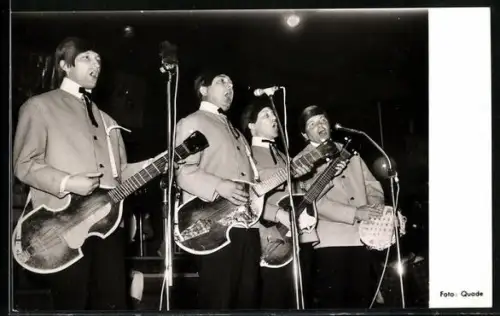 AK Musikergruppe Die Stachelschweine auf der Bühne