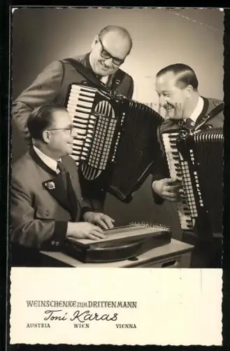 AK Musiker Toni Karas mit Zither