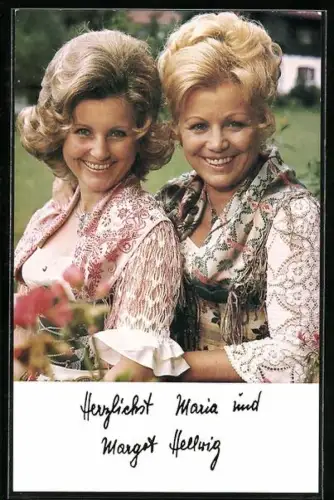 AK Sängerin Maria Hellwig mit ihrer Tochter Margot in Tracht