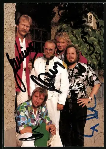 AK Musikergruppe Höhner zusammen vor einem Haus, Autograph