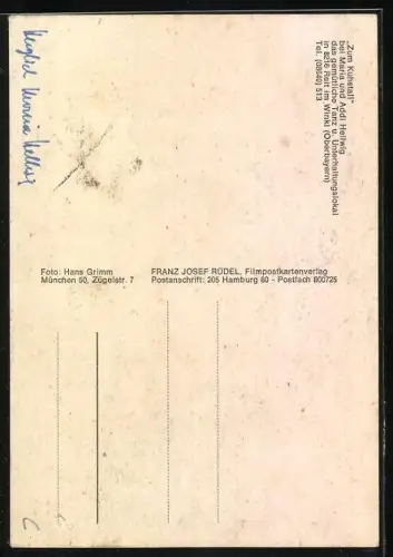 AK Musikerin Maria Hellwig im Dirndl