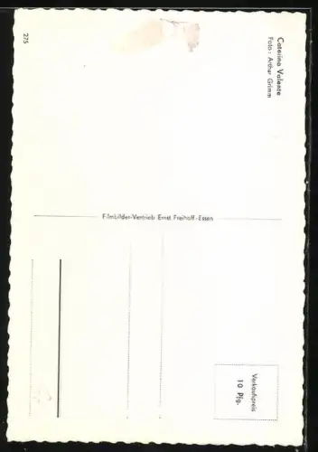 AK Musikerin Caterina Valente mit Gitarre