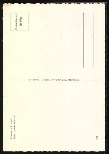 AK Musiker Thomas Fritsch hebt ein Glas