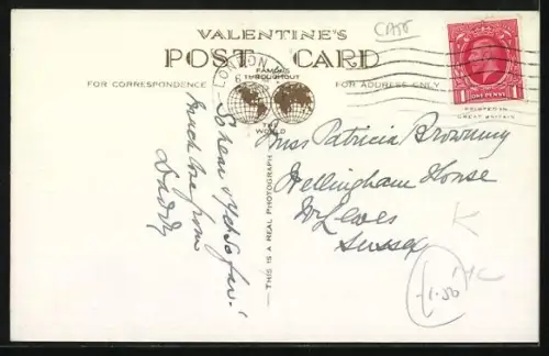 AK Kleine Katze vor einem Goldfischglas