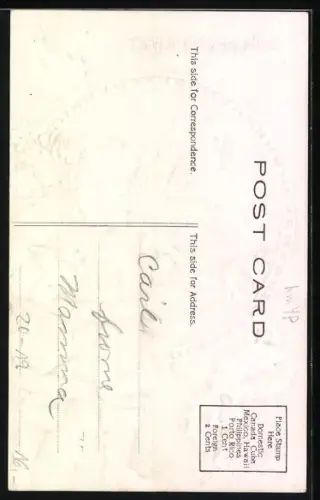 Präge-AK Weihnachtsmann mit Musikinstrumenten vor einem Wohnhaus