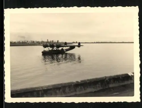 Fotografie 2.WK, deutsches Dornier Flugboot / Wasserflugzeug