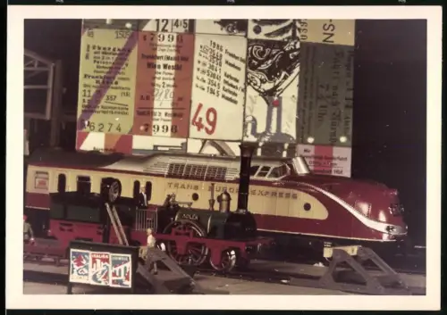 Fotografie Spielzeug Modelleisenbahn, Trans-Europa-Express und Lok Adler