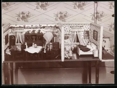 Fotografie Spielzeug, schön eingerichtete Puppenstube