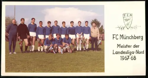 Fotografie Gruppenbild der Mannschaft des FC Münchberg, Meister der Landesliga-Nord 1967-68