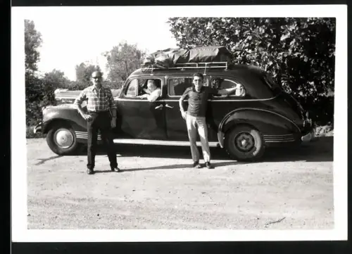 Fotografie Packard Auto mit Dachgepäckträger