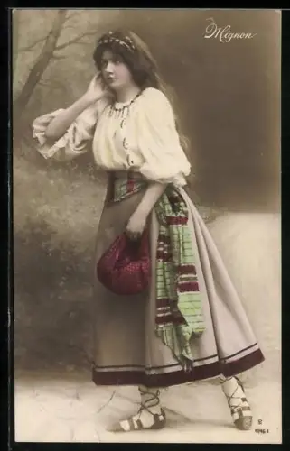 Foto-AK Photochemie Berlin NR 4146-1: Mignon, Frau im Rock