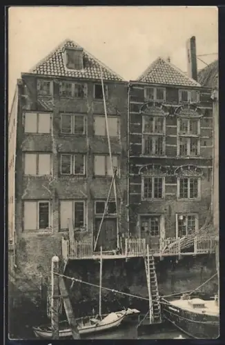 AK Dordrecht, Gevels Wijnstraat No. 80 en No. 82, havenzijde, afgebroken in 1906