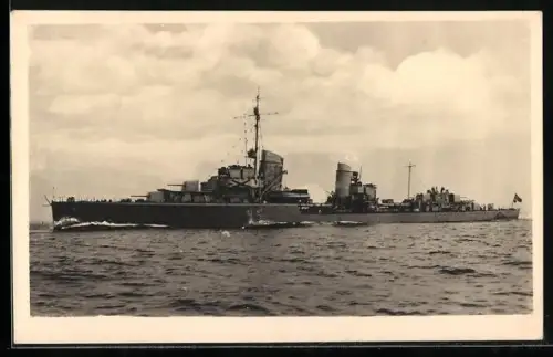 AK Zerstörer Typ 1934 der Kriegsmarine auf hoher See