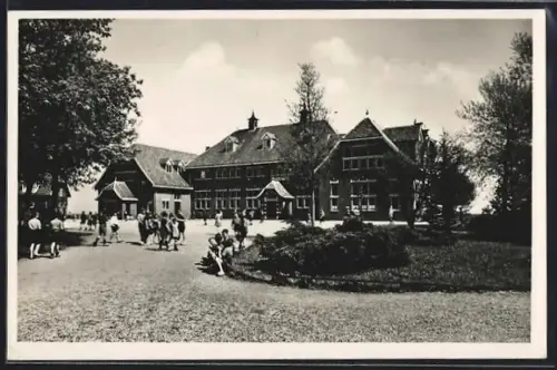 AK Alphen a/d Rijn, Marcha Stichting, Koningin Wilhelmina School