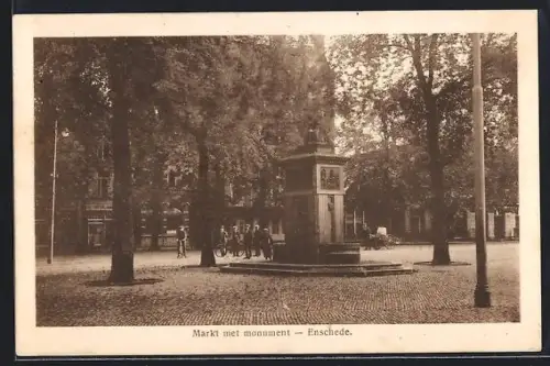 AK Enschede, Markt met monument