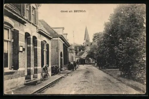 AK Ruurlo, Strassenpartie mit Kirche
