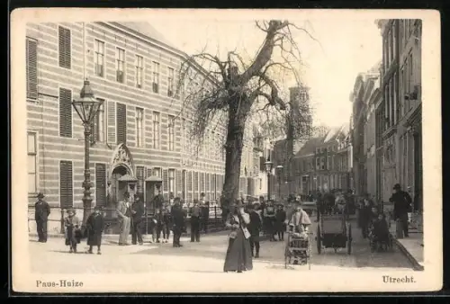 AK Utrecht, Paus-Huize