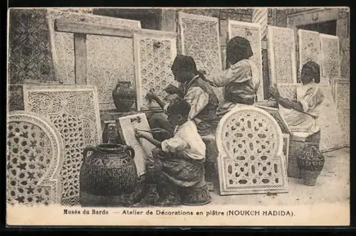 AK arabischer Handwerker, Musée du Bardo, Atelier de décorations en Plâtre