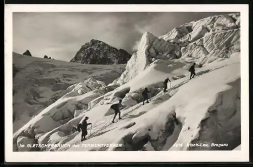 AK Im Gletscherbruch des Fermuntferner mit Bergsteigern
