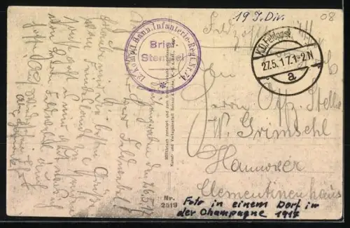 AK Patrouille der Infanterie in Erwartung eines Gasangriffs