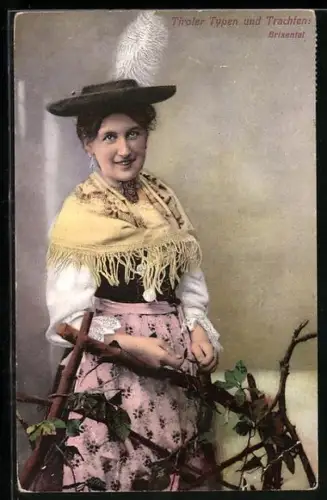 AK Frau aus dem Brixental in Tracht