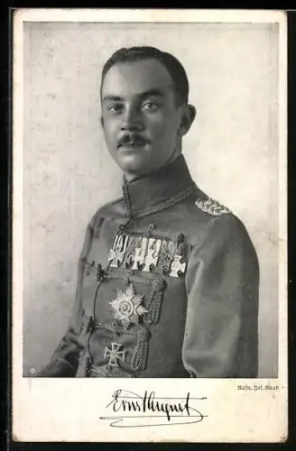 AK Ernst August Herzog von Braunschweig in Uniform mit Ordenspange und Eisenem Kreuz