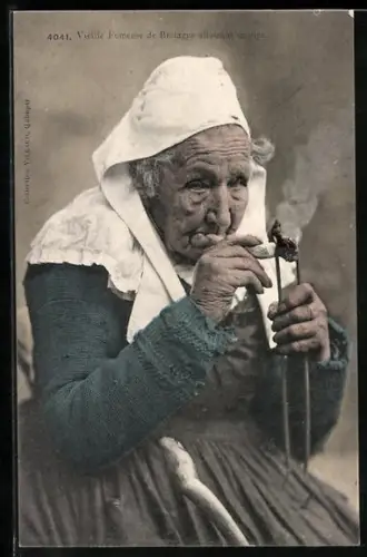 AK Bretagne, Vieille Fumeuse allumant sa pipe