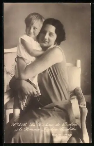 AK S.A.R., La Duchesse de Brabant et la Princesse Joséphine Charlotte