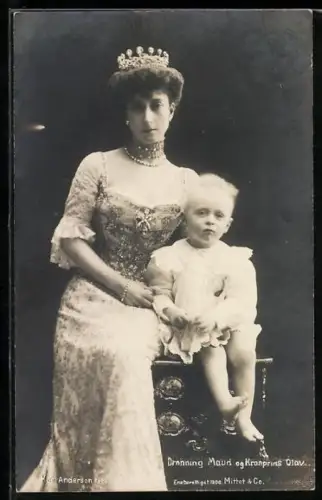 AK Königin Maud von Norwegen mit Kronprinz Olav