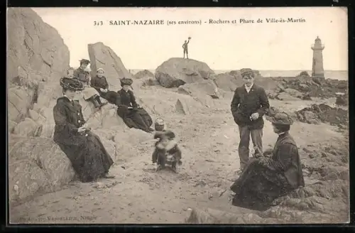 AK Saint-Nazaire, Rochers et Phare de Ville-ès-Martin