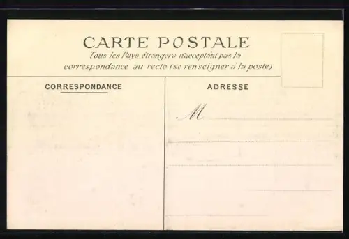 AK Le Tréport, La jetée par gros temps, le Phare