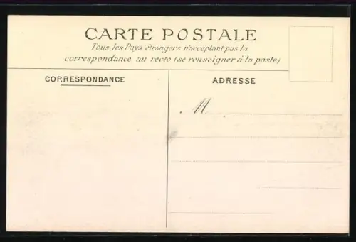 AK Le Tréport, La jetée par gros temps