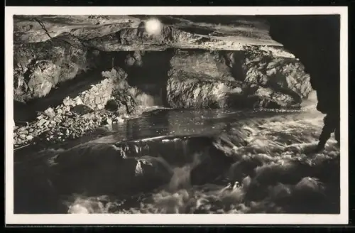 AK Beatushöhlen, In der Milton Grotte