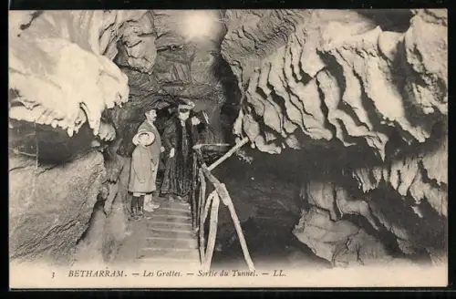 AK Grottes de Bétharram, Sortie du Tunnel, Höhlenbesucher
