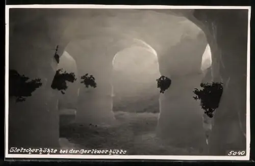 AK Zillertal, Gletscherhöhle bei der Berlinerhütte, Innenansicht