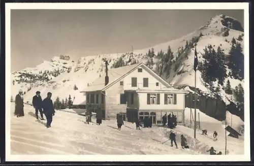 AK Rigi-Staffelhöhe, Hotel Edelweiss gegen Rigi-Kulm im Schnee