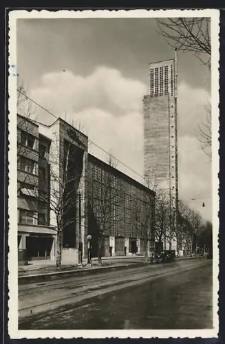 AK Basel, Strassenpartie mit St. Antoniuskirche