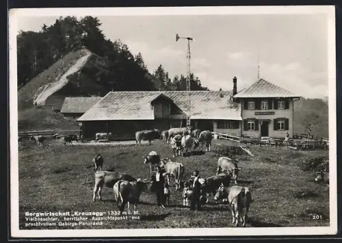 AK Gasthaus Kreuzegg, Gasthaus Kreuzegg mit Vieh auf der Weide