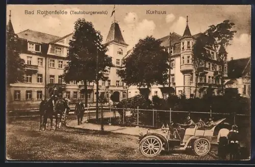 AK Bad Rothenfelde /Teutoburgerwald, Kurhaus mit Strasse, Fuhrwerk, Automobil