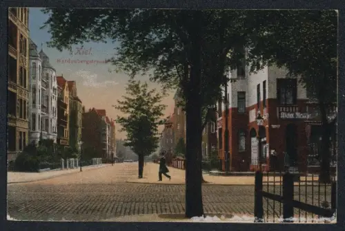 AK Kiel, Hardenbergstrasse, Kreuzung mit Geschäft